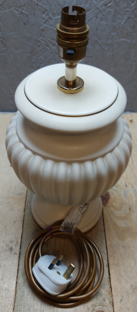 Vintage Table Lamp Painted Ceramic Table Bedside Lamp Light där Lighting Group