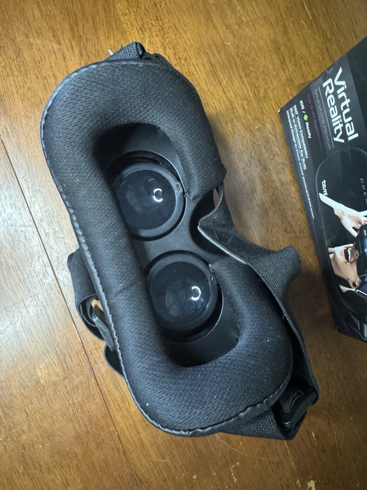 Tzumi Dream Vision Virtual Reality Smartphone Headset