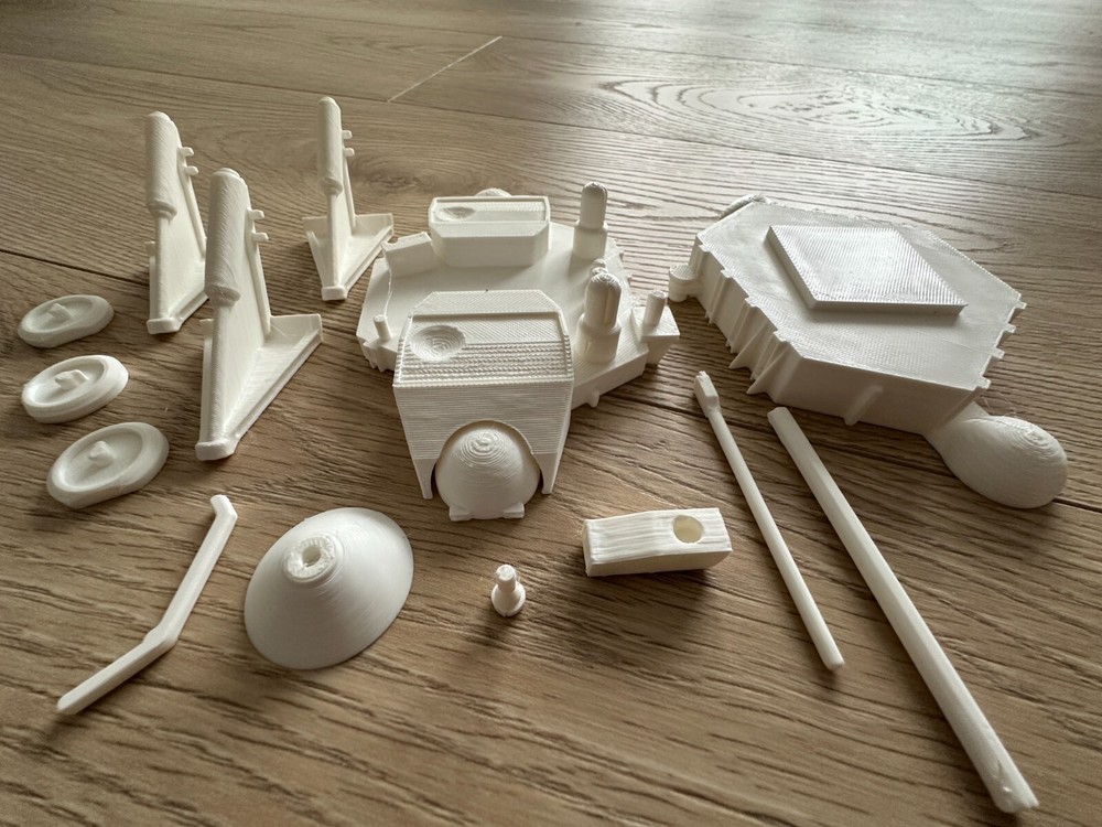 3d printed Nasa Viking lander 1:4