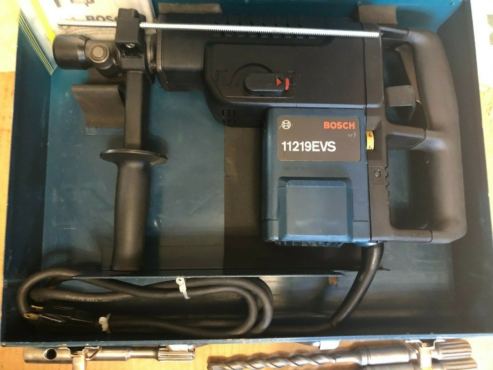 BOSCH 11219EVS ROTARY HAMMER DRILL W/ DRILL BITS
