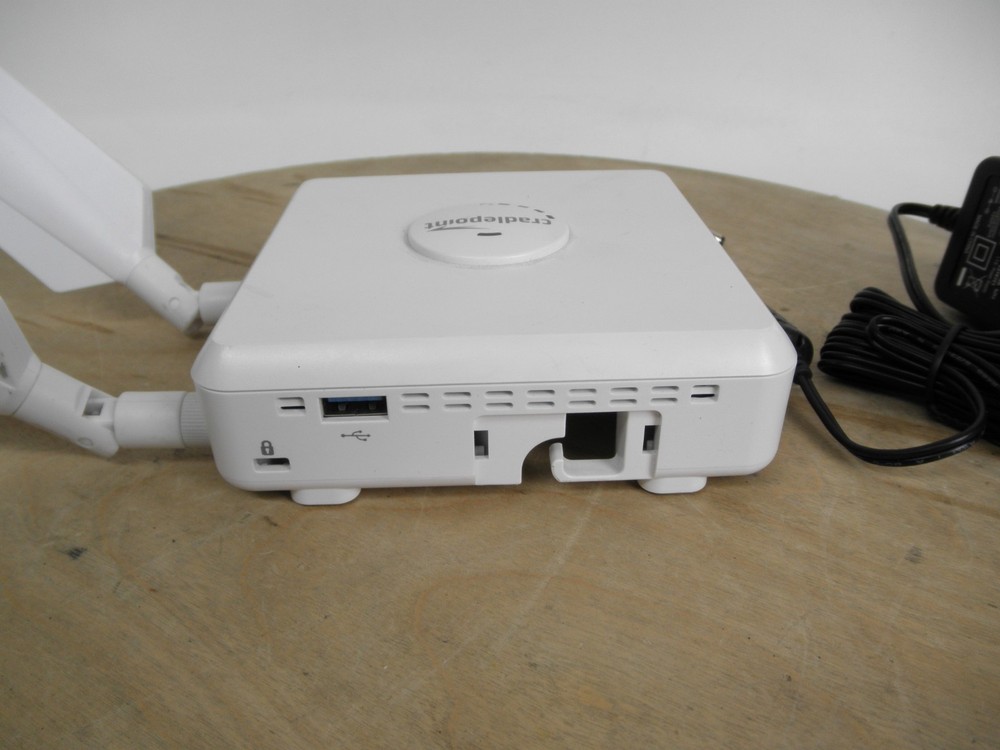 Cradlepoint CBA850 Router with MC400LPE Modem (Verizon) & AC adapter Bundle