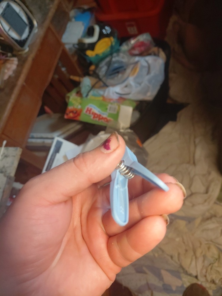 Plastic Clothespin X1