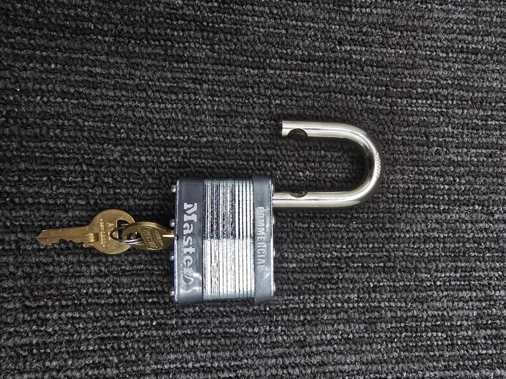 MASTER LOCK 5KA: Keyed Padlock 15/16" Rectangle Silver
