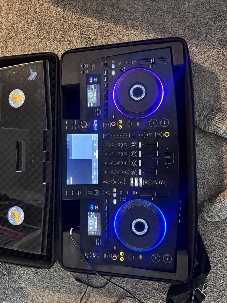 Pioneer DJ OPUS-QUAD Professional All-In-One DJ System Controller