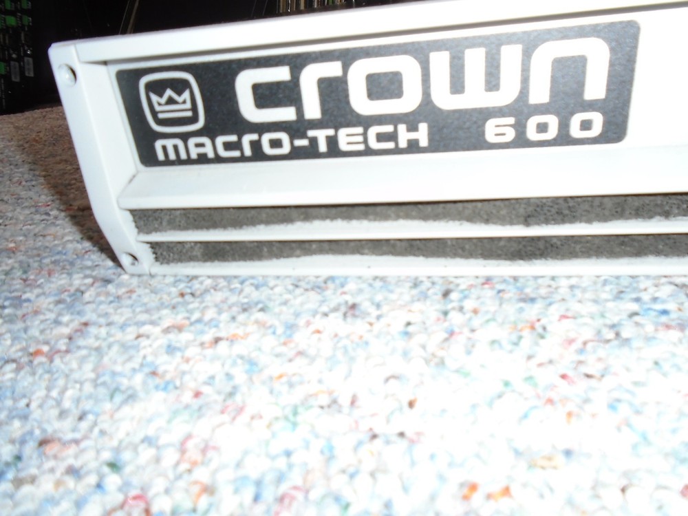 CROWN MACRO-TECH 600, 2 CHANNEL POWER AMPLIFIER
