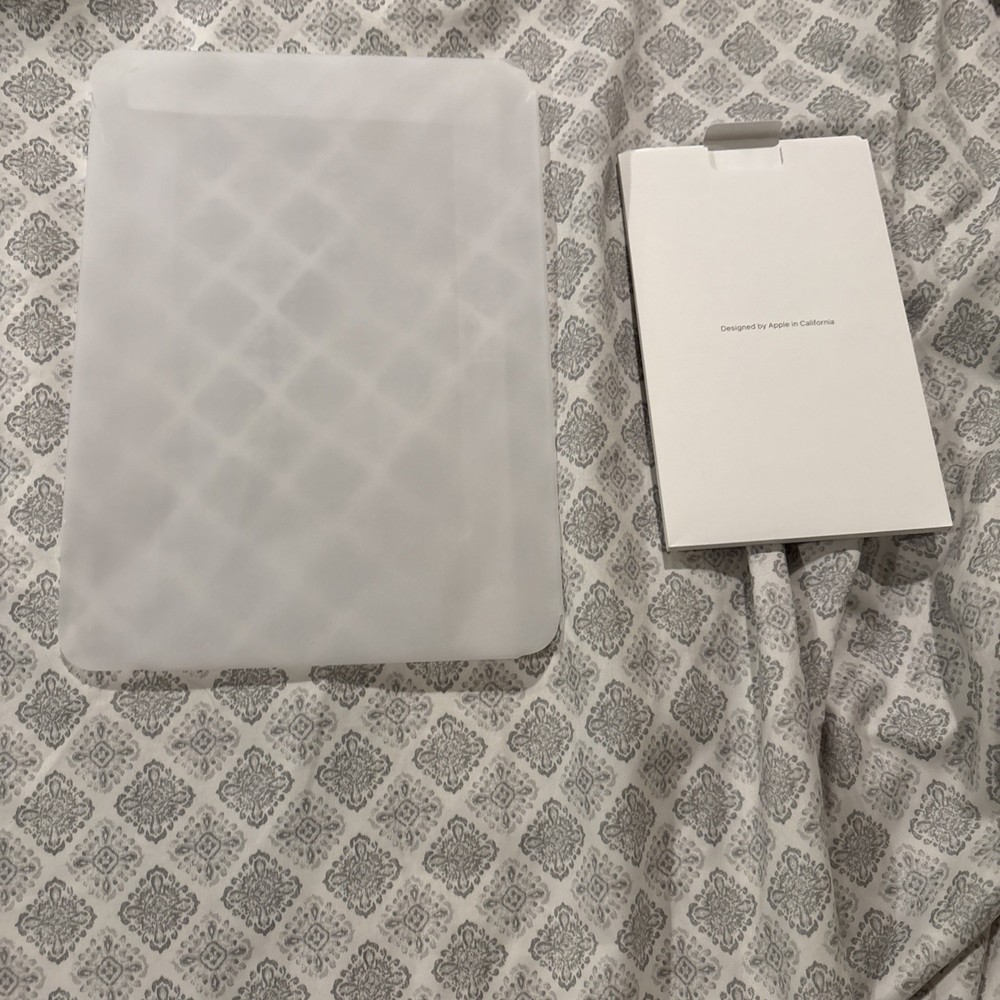 Apple iPad 10th Generation 256GB Silver Original Box EXCELLENT CONDITION!