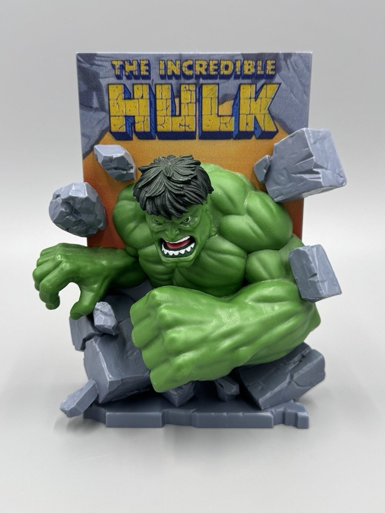 Incredible Hulk Marvel 3D Comic Standee No Box 5.5” Tall