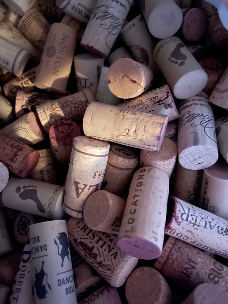 100 Count - Premium Corks for Decor, Crafts and Games 