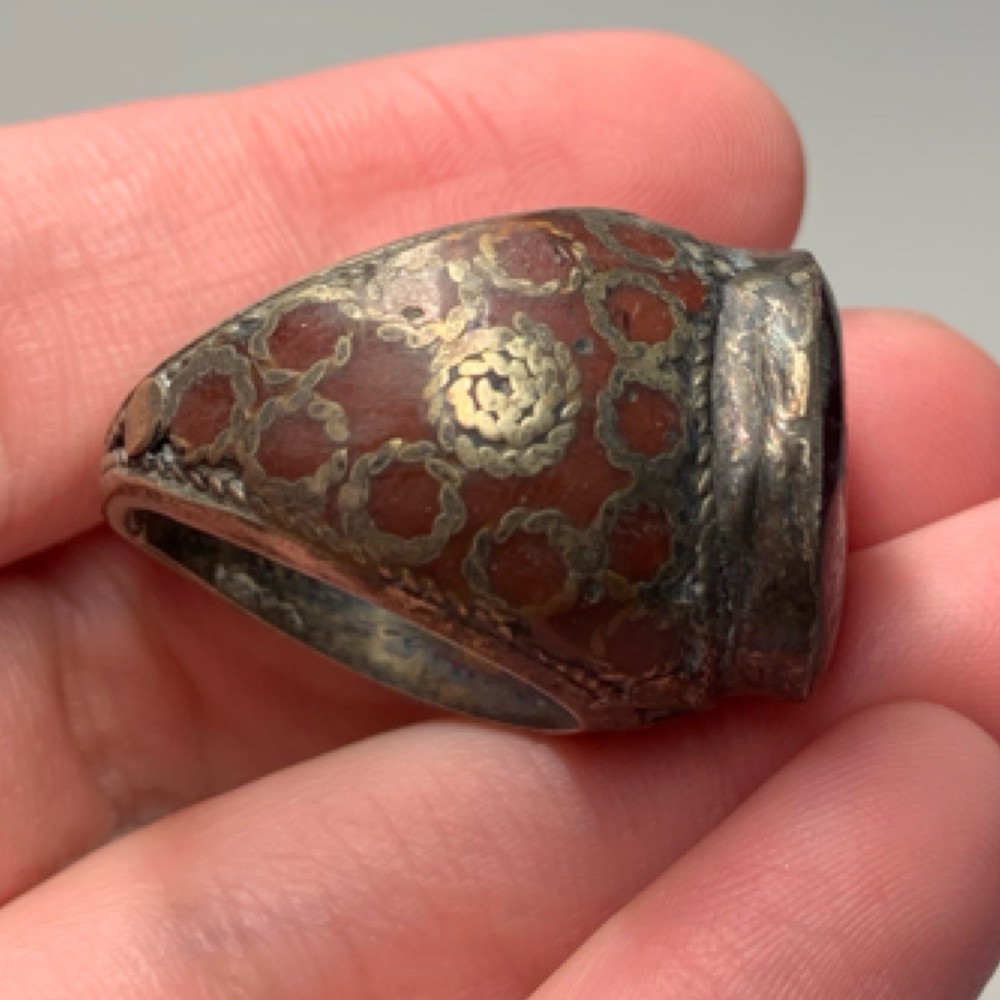 Beautiful Rare vintage large bronze ring with agate stone