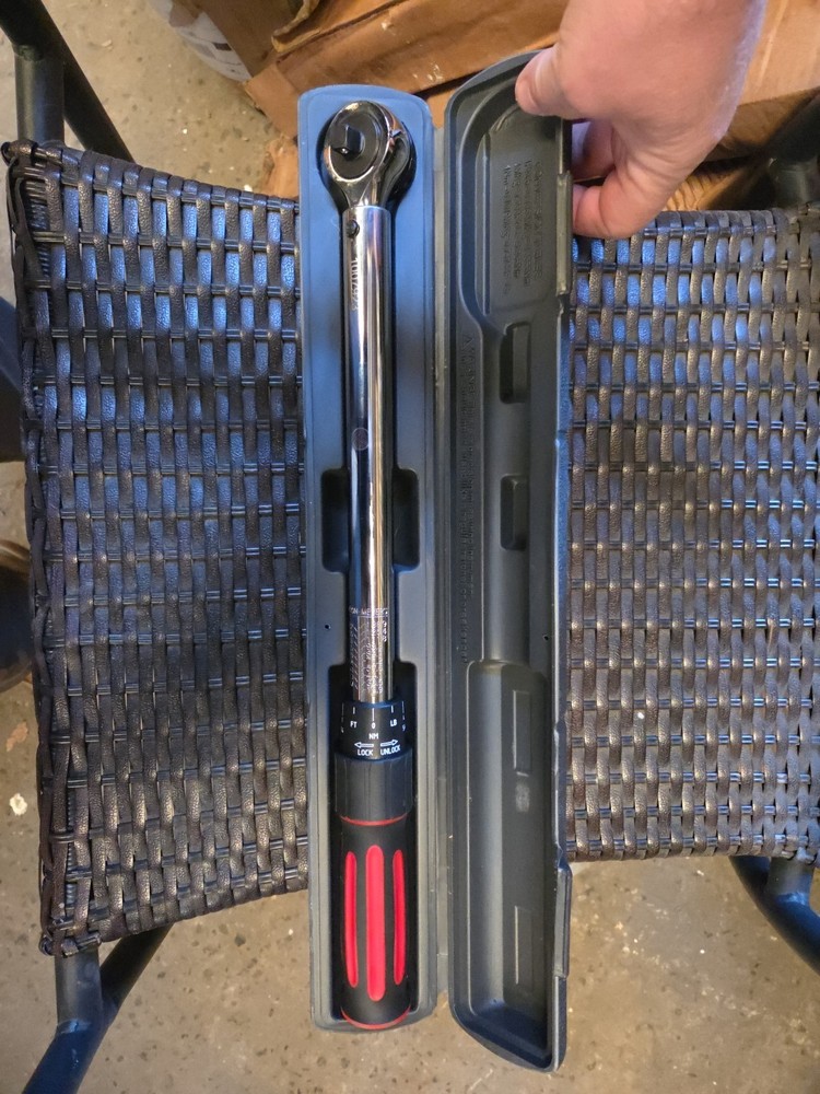 Performance Tool 3/8" Drive Torque Wrench, 100ft/lb. - M198