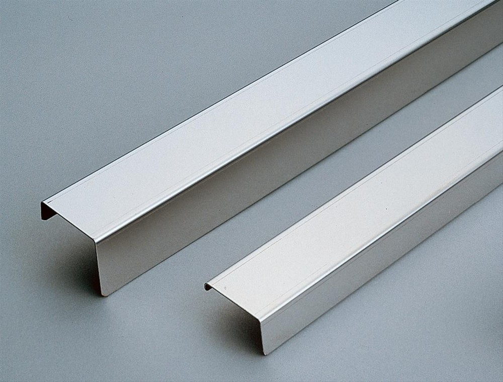 Putco NeveRust Stainless Steel Front Bed Cap 51112