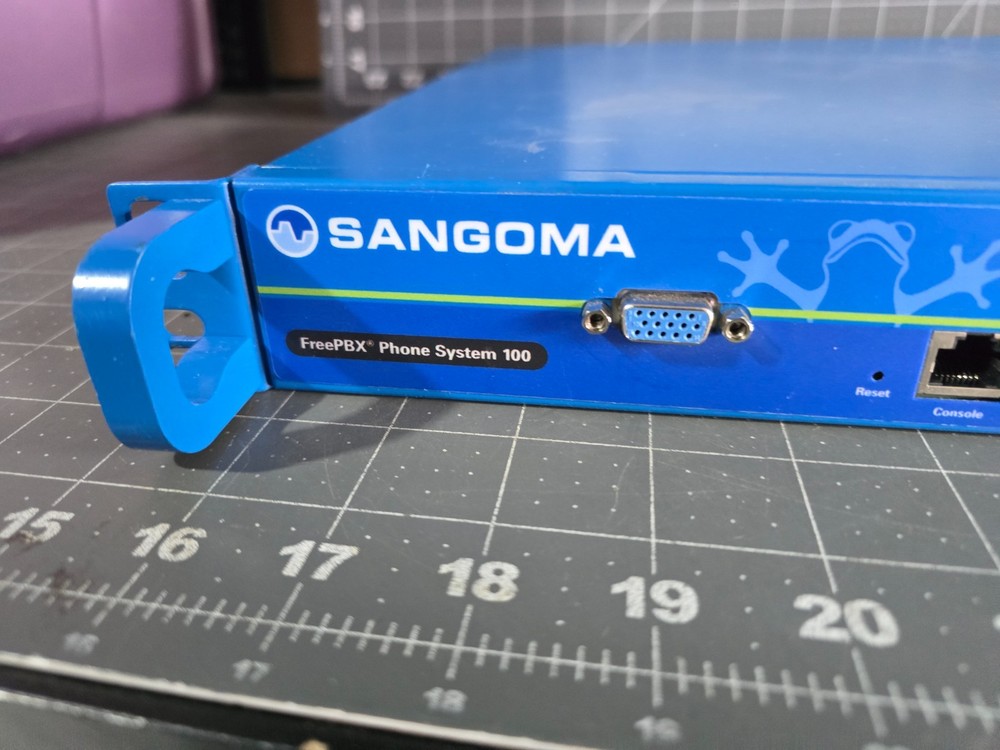 SANGOMA FREEPBX PHONE SYSTEM 100 Rack Mount for parts
