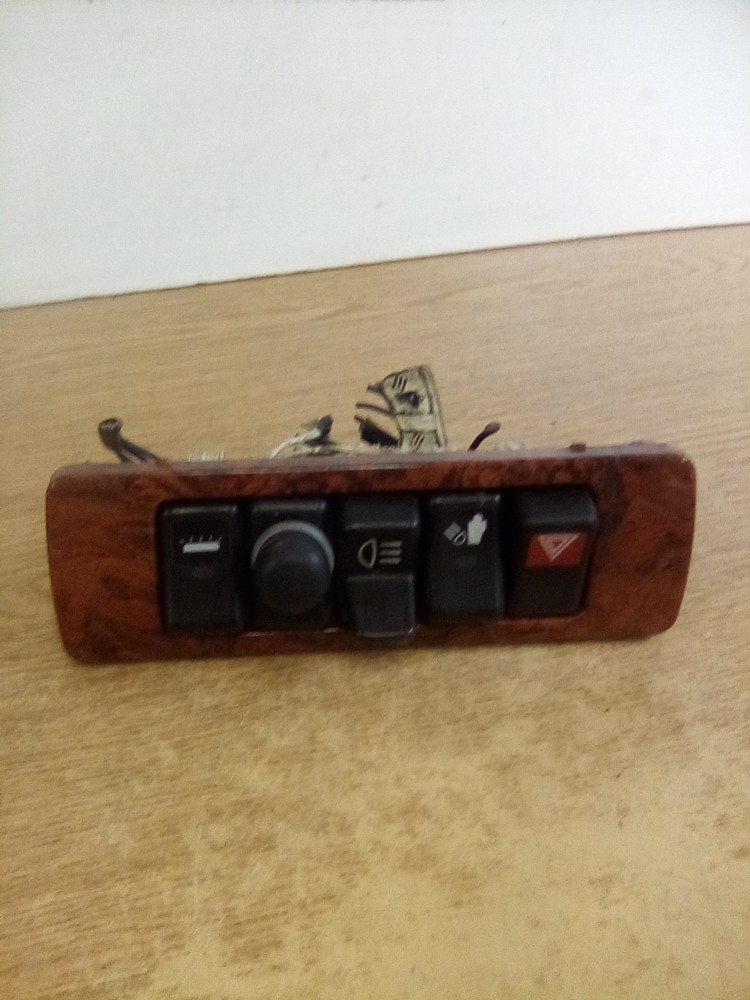 2019 Volvo VNL 1096567 Switch Panel