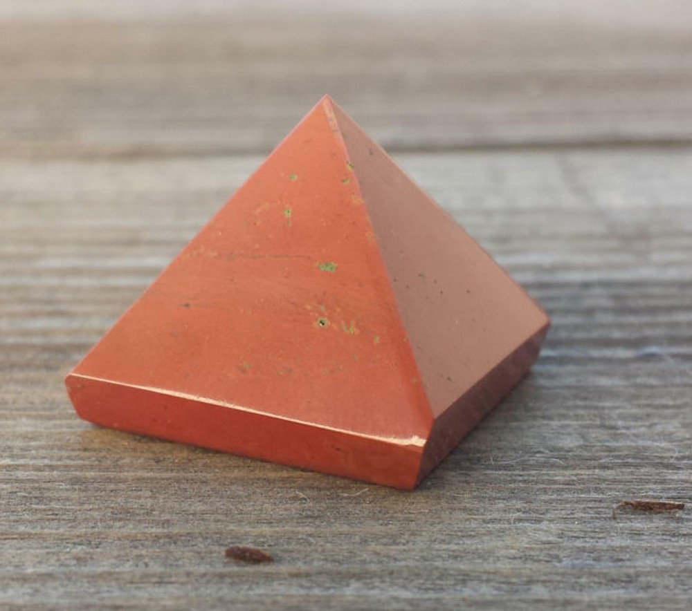 NATURAL RED JASPER SMALL GEMSTONE PYRAMID 20-22mm