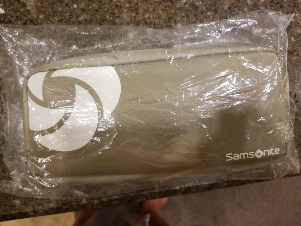 THAI AIRWAYS BUSINESS CLASS AMENITY KIT