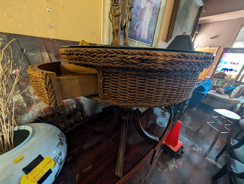 Wicker Queen Ann table