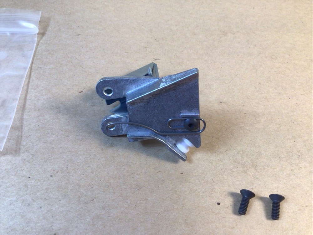 Dillon 550 Roller Bracket # 14280 New