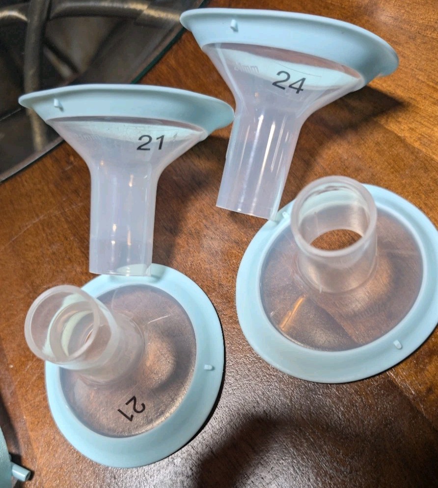 Zomee Z2 Double Electric Breast Pump & Accessories (Open Box)