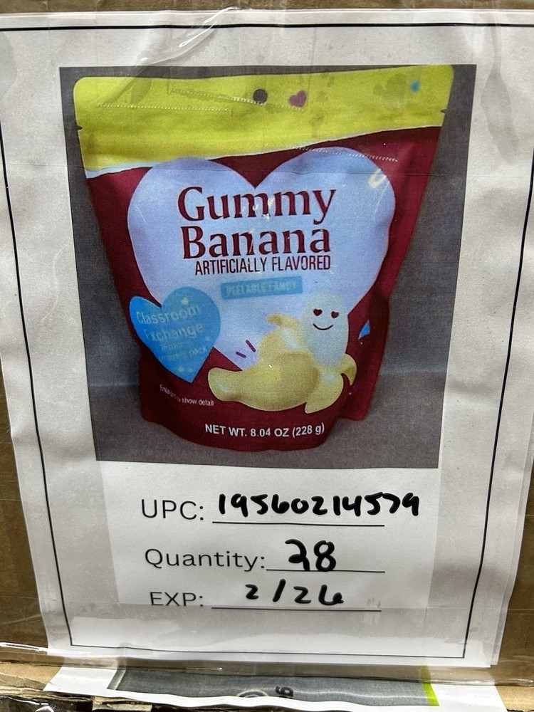 BULK - (28) 8oz Peelable Banana Candy!