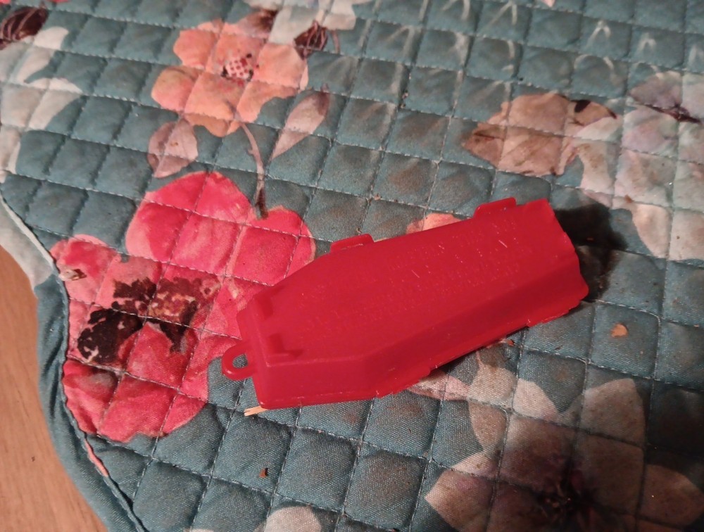 VINTAGE 1970’s FLEER MR BONES CANDY COFFIN 3” RED PLASTIC CANDY CONTAINER