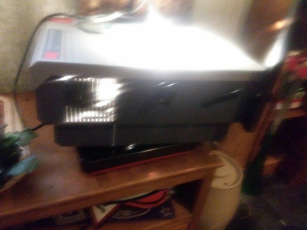 3M 910 Overhead Projector, Folding Dual Bulb lamp changer wall