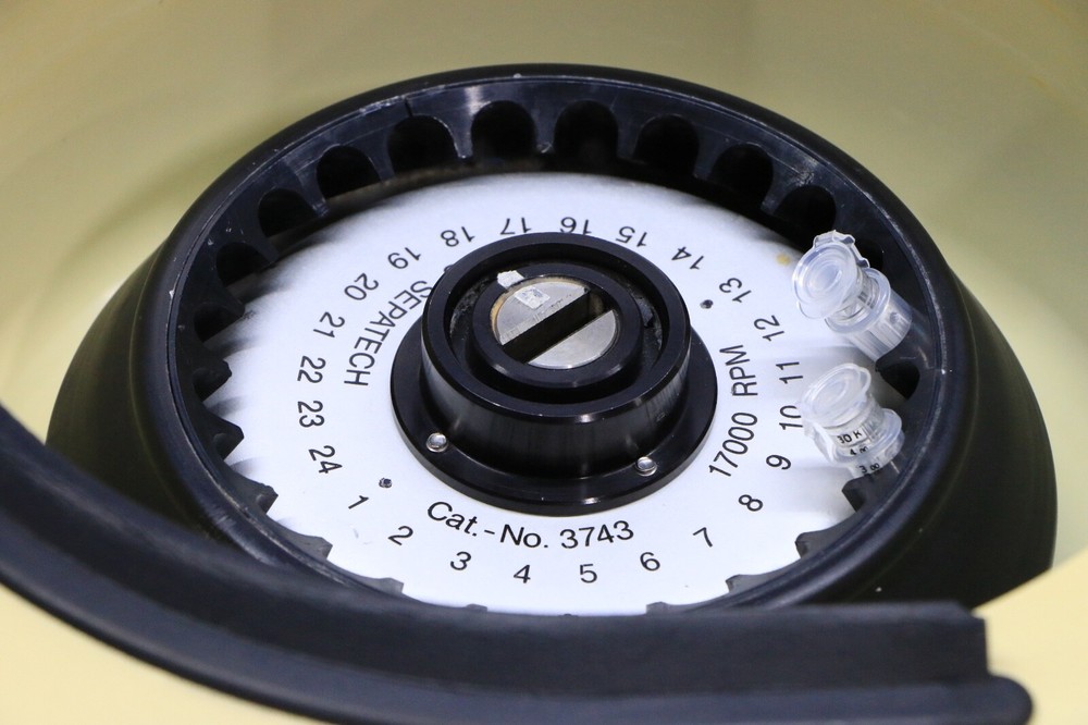 Abbott 3531 Microcentrifuge