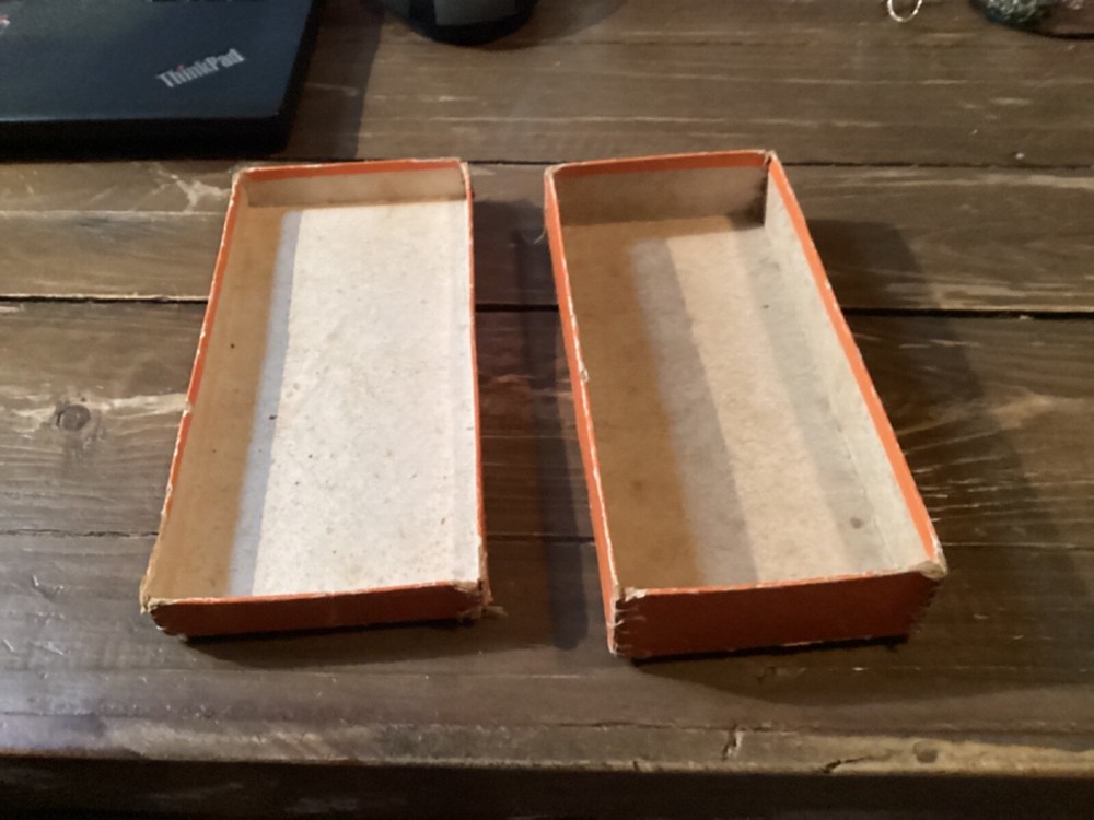 Early Wyoming Thread 200 Yard Thread Box