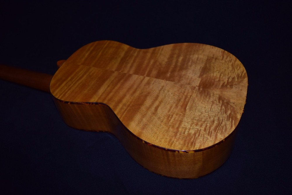 Hula Ukes Maple Tenor 4-String Ukulele