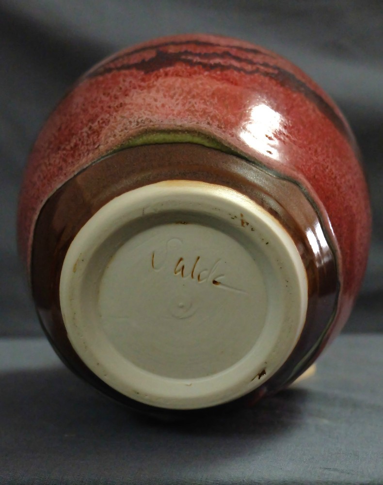 STUDIO MADE VASE SIGNED EXCELLENT CONDITION 8X7 inches