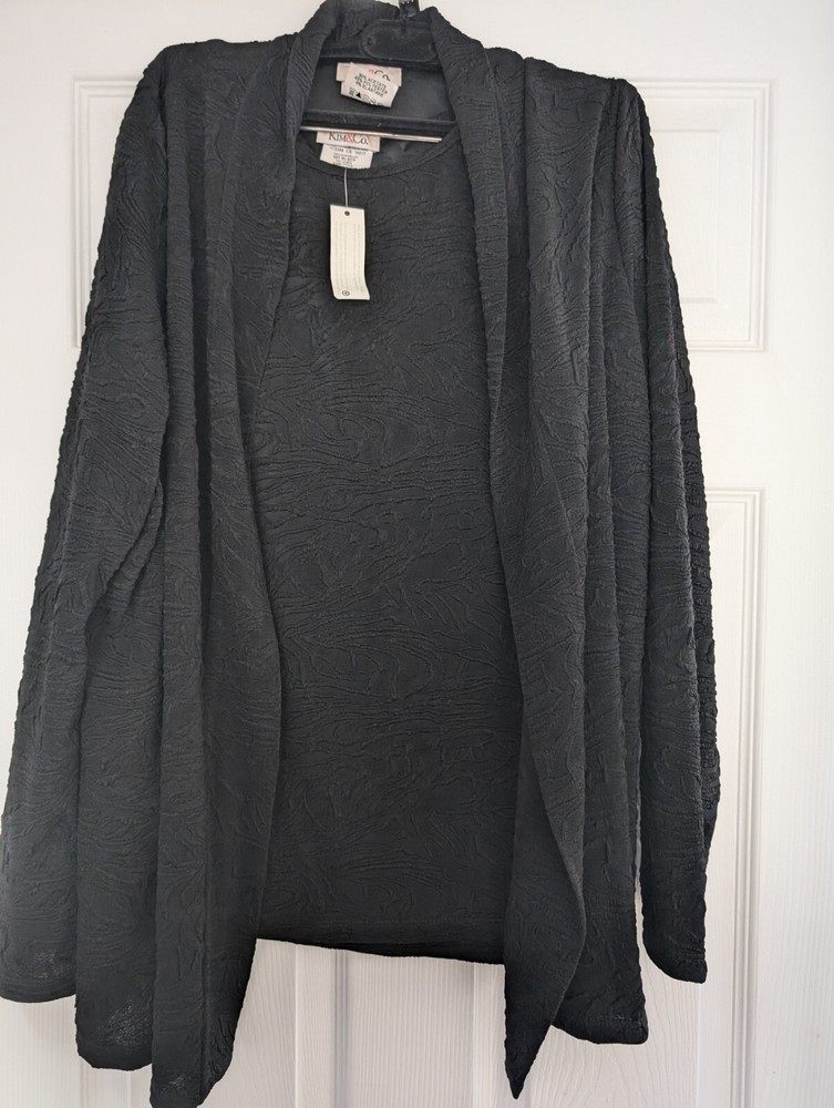 Set Comprising Camisole and Jacket in black textured material