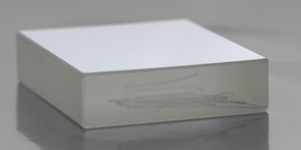 RECTANGULAR FIRST SURFACE MIRROR 32 x 41 x 9 mm, # 12786