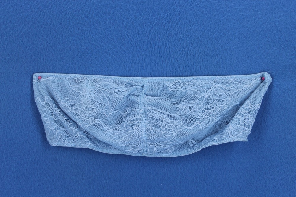 Kimchi Blue Lace Strapless Pull Over Bralette Unlined Bra Lot Size M #B2133