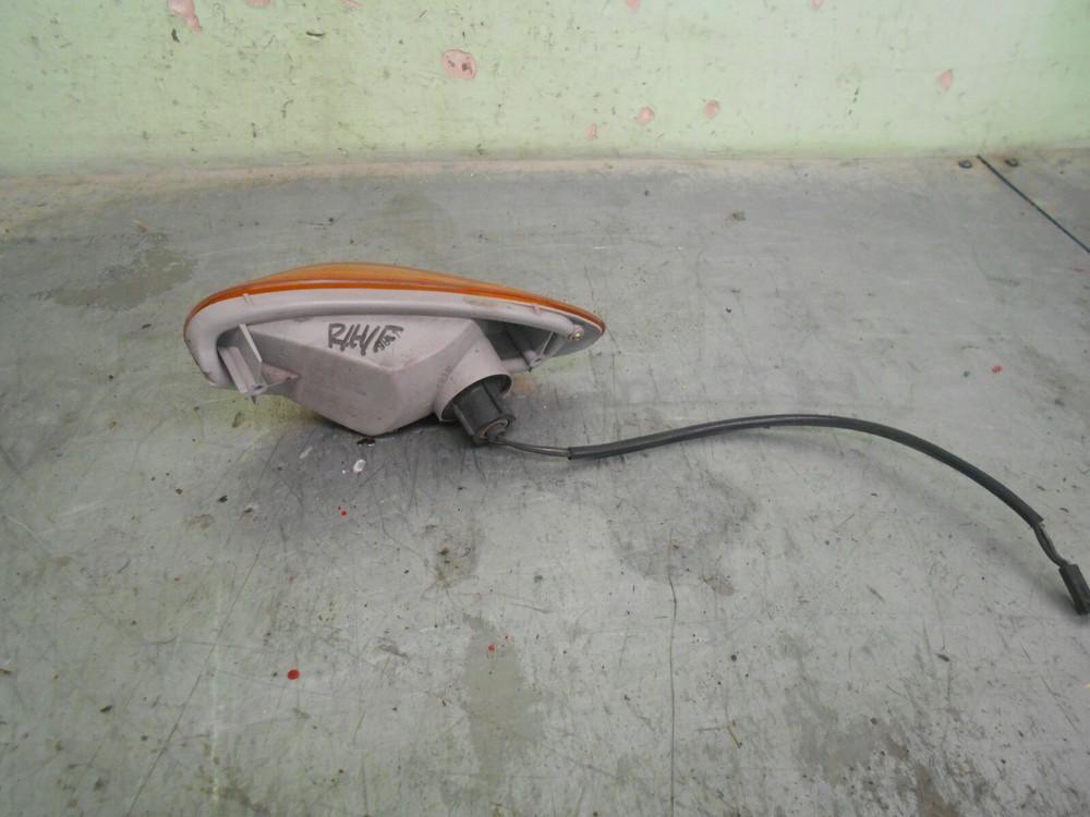 suzuki gsx 750 fy r/h front flasher (2000)