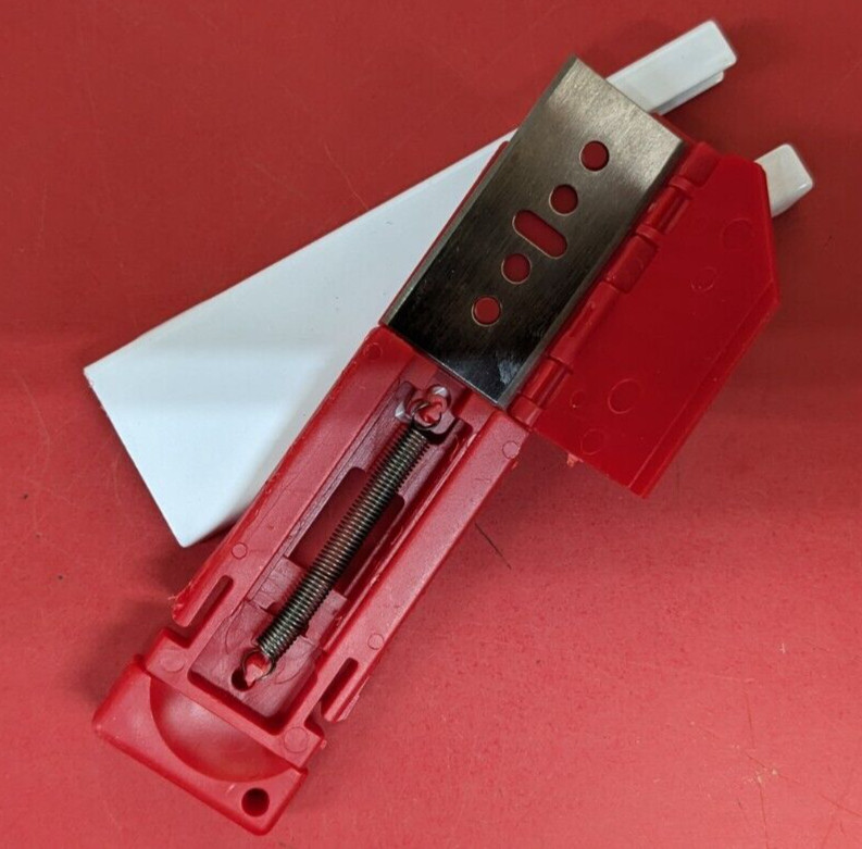 40 PIECES - Auto Retractable Utility Knife Box Cutter