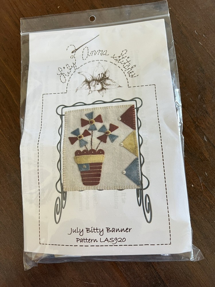 Lily Anna Stitches Bitty Banner