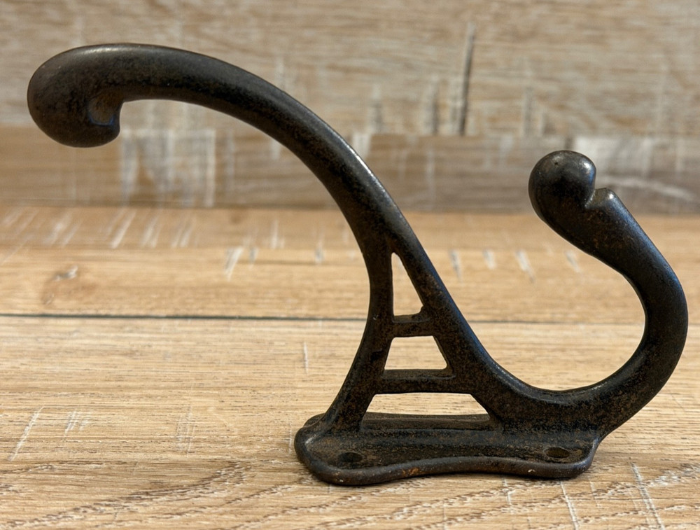 ANTIQUE IRON HAT COAT HOOK