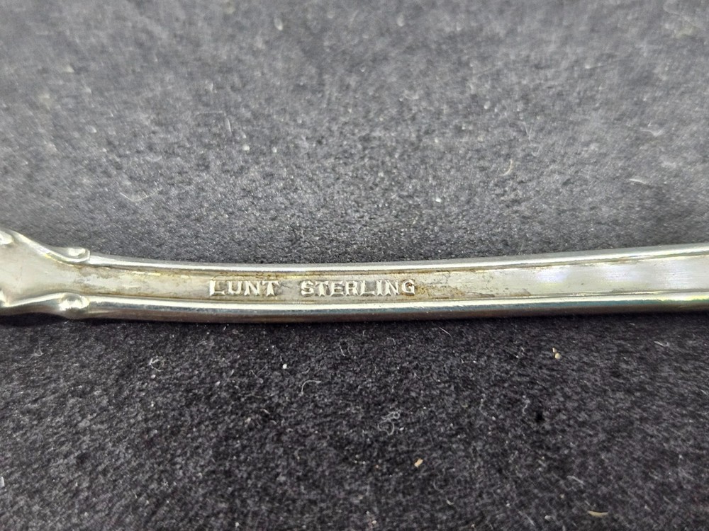 VINTAGE STERLING Lundt Olive Fork 19g