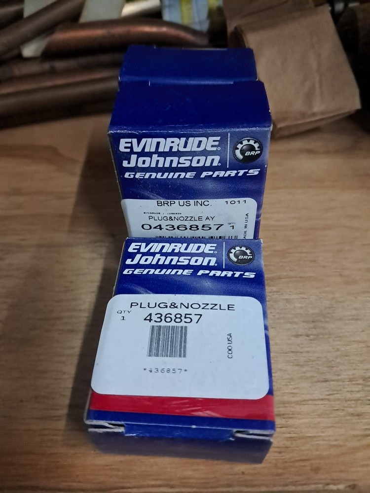 Johnson Evinrude OMC 436857 Plug And Nozzle Assembly