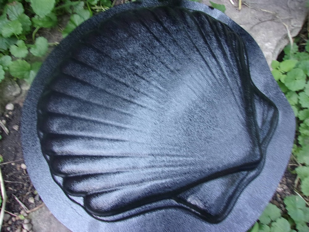 Shell stepping stone plastic mold 12" x 1" thick plaster concrete mould