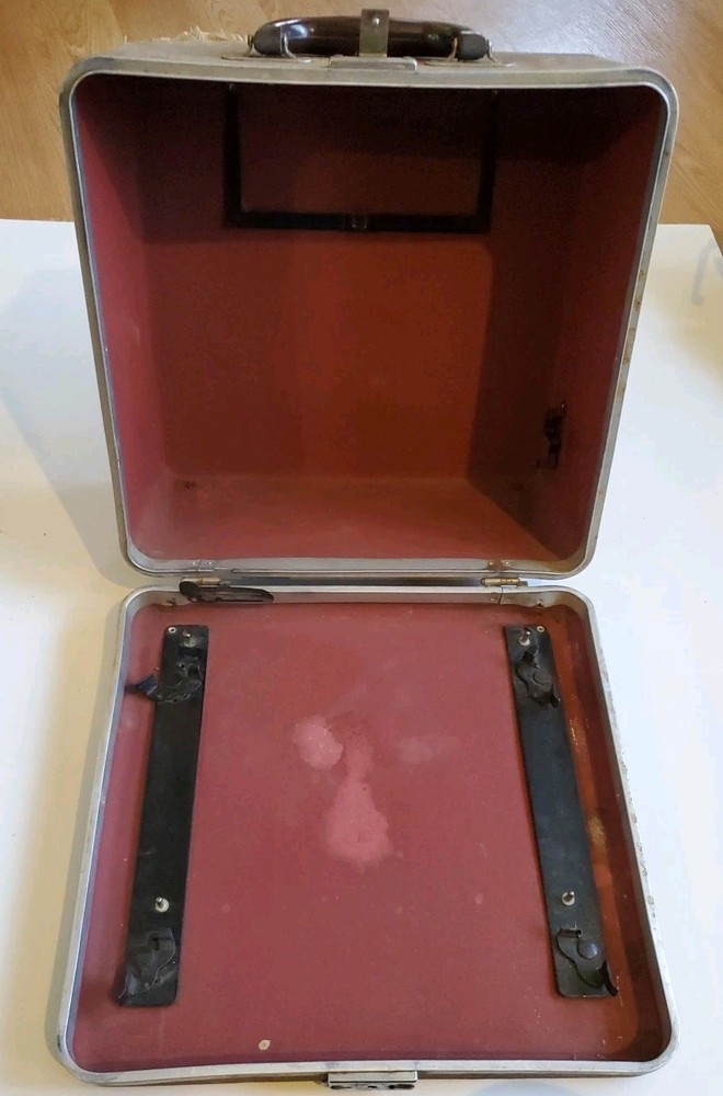 1949 ROYAL Quiet Deluxe Gray Typewriter