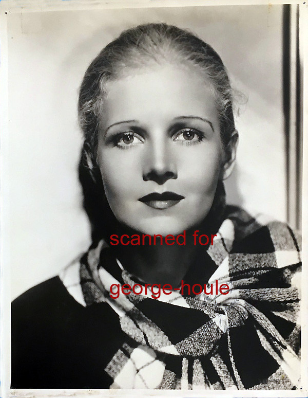 ANN HARDING - PHOTOGRAPH - SIGNED -  AA NOM - HOLIDAY