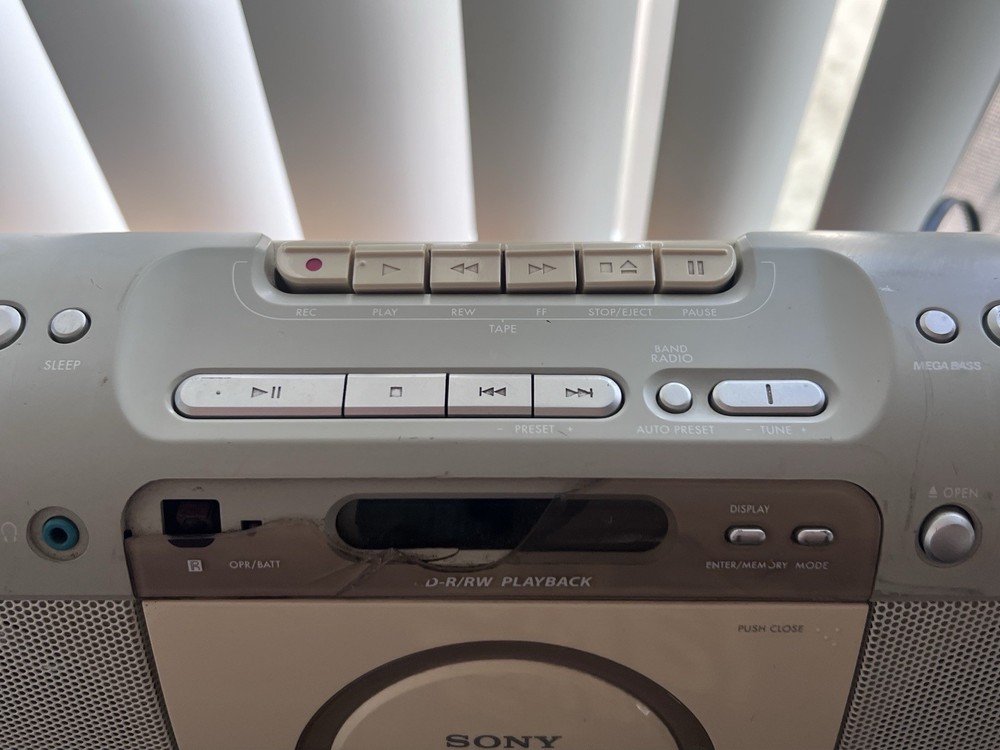 AS IS- Sony CFD-E100 CD/Radio/Cassette READ DESCRIPTION Tested