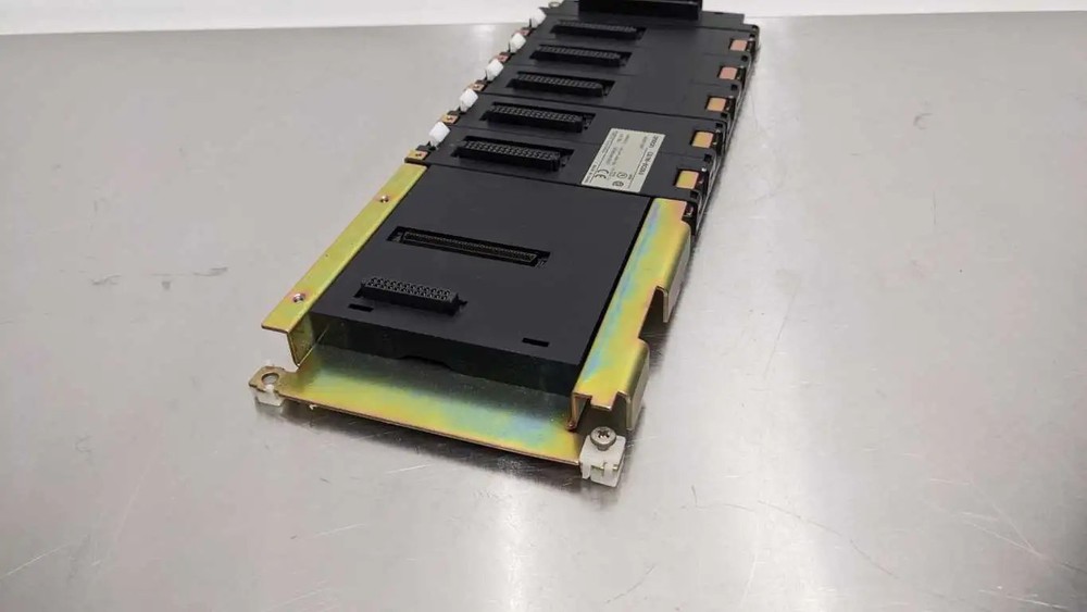 Omron CS1W-BC053 Base Unit