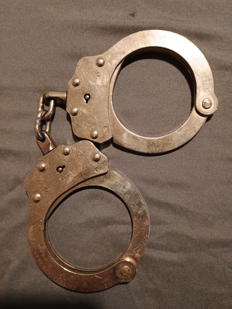 Peerless Handcuffs Model 700B