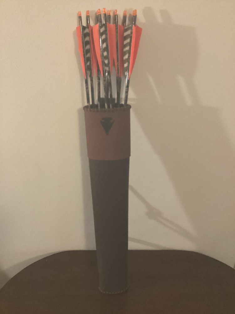 CUSTOM HANDMADE TRADITIONAL ARCHERY BACK QUIVER