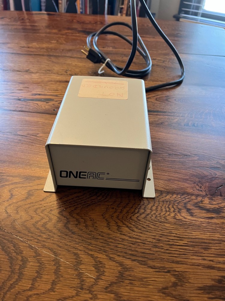 OneAC CL1101.5 Power Conditioner Filter 120VAC 1.5AMP Working