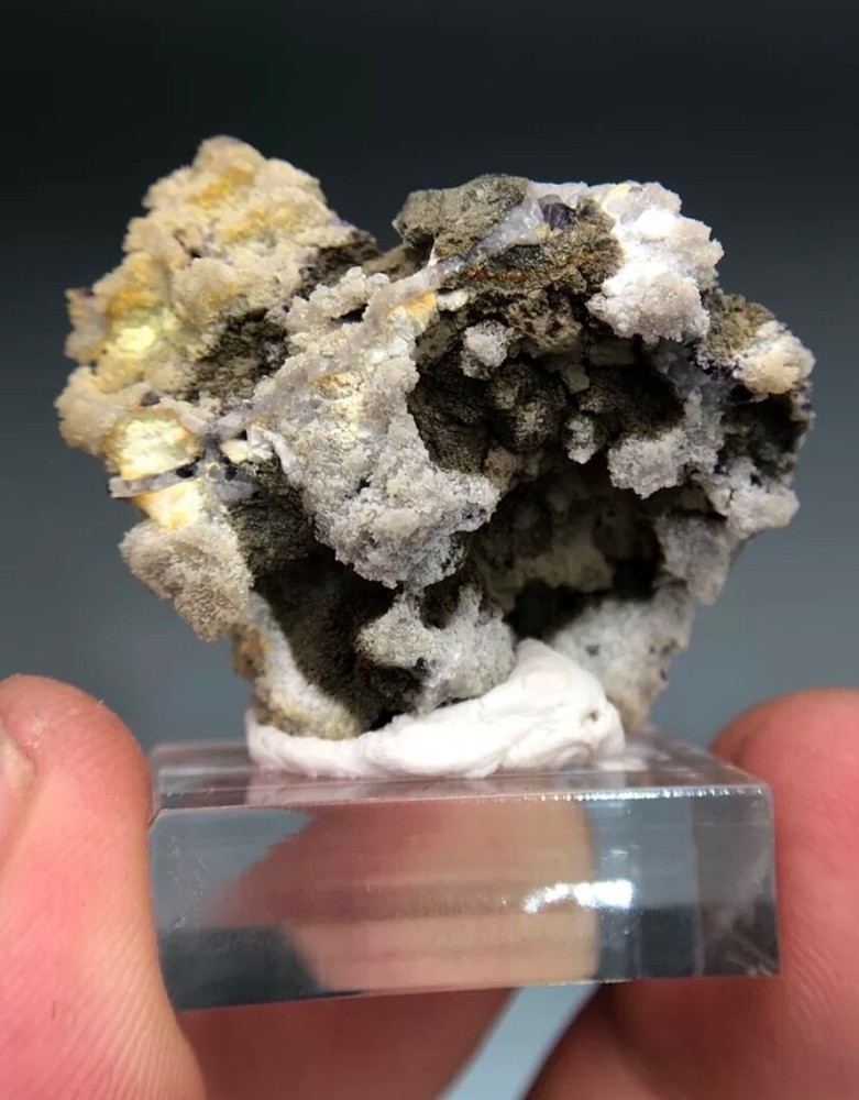 Natural rare octahedral pyrolytic geodes come from China