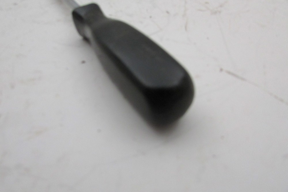 VINTAGE SNAP ON TOOLS FLAT BLADE SCREWDRIVER - BLACK SQUARE HANDLE - SSD2