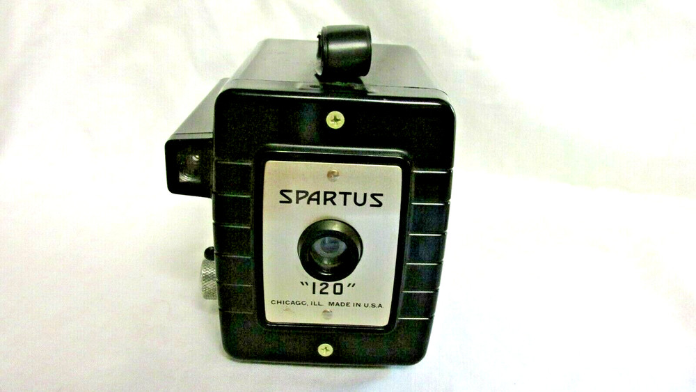 VINTAGE 1950s SPARTUS 120 CAMERA PLEASE READ