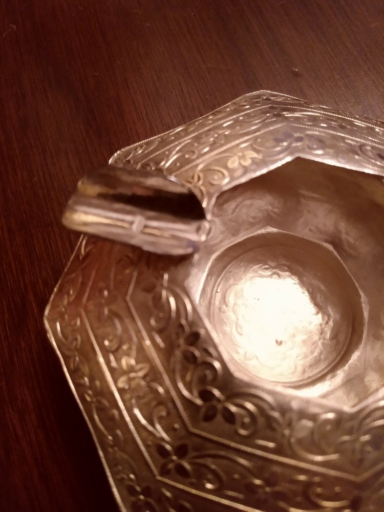 SOLID SILVER FULLY CHASED ELABORATE DESIGNS OCTAGONAL ASHTRAY
